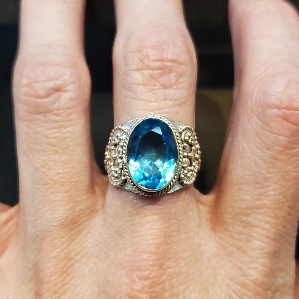 Size 9.5 925 Sterling Silver Beautiful Blue Glass Gem Ring